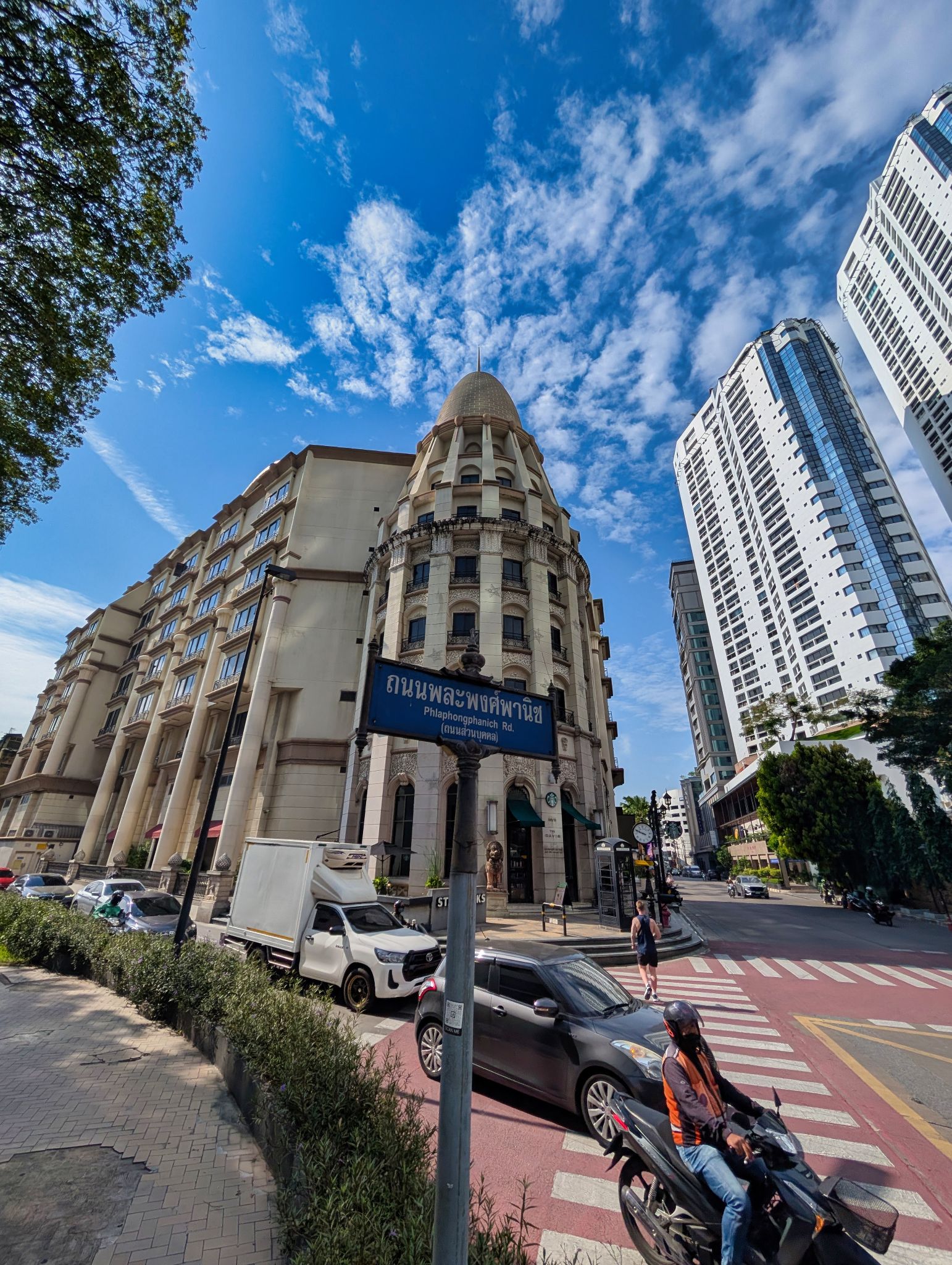 PXL 20250226 024831570