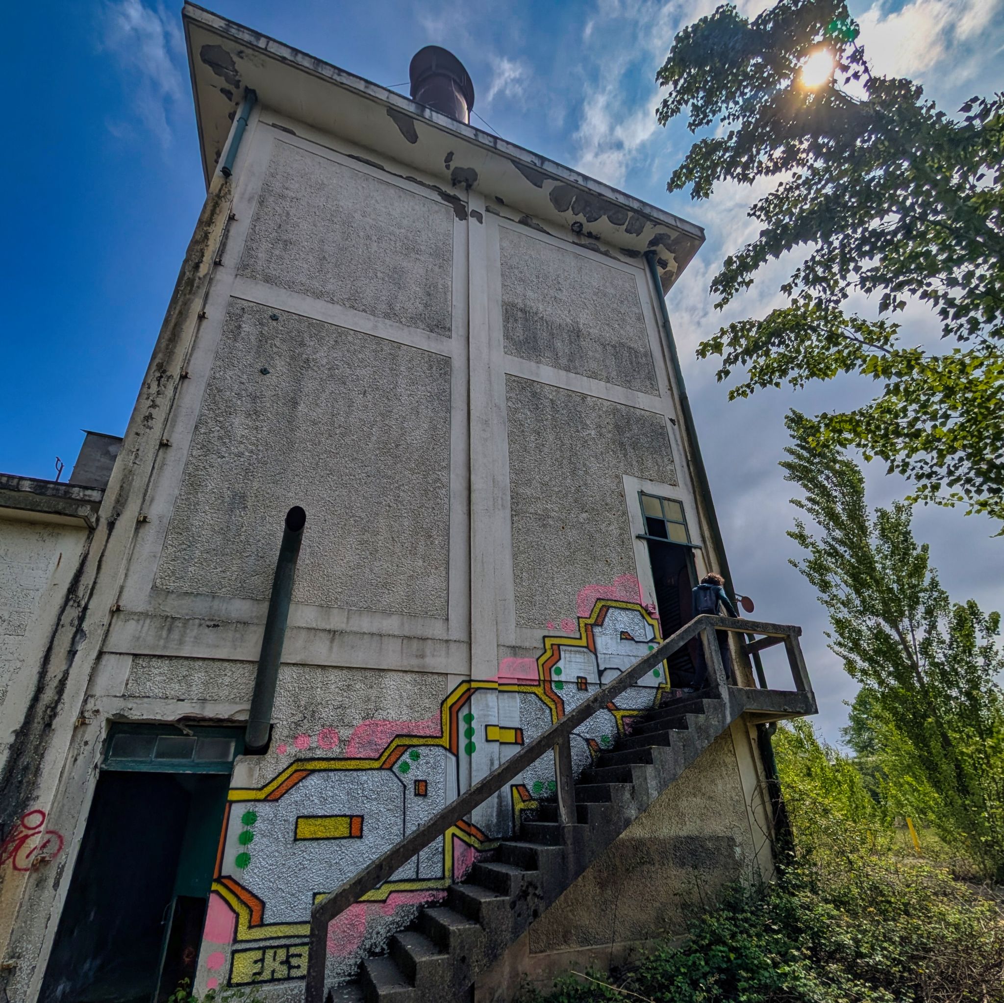 PXL 20250427 130300685