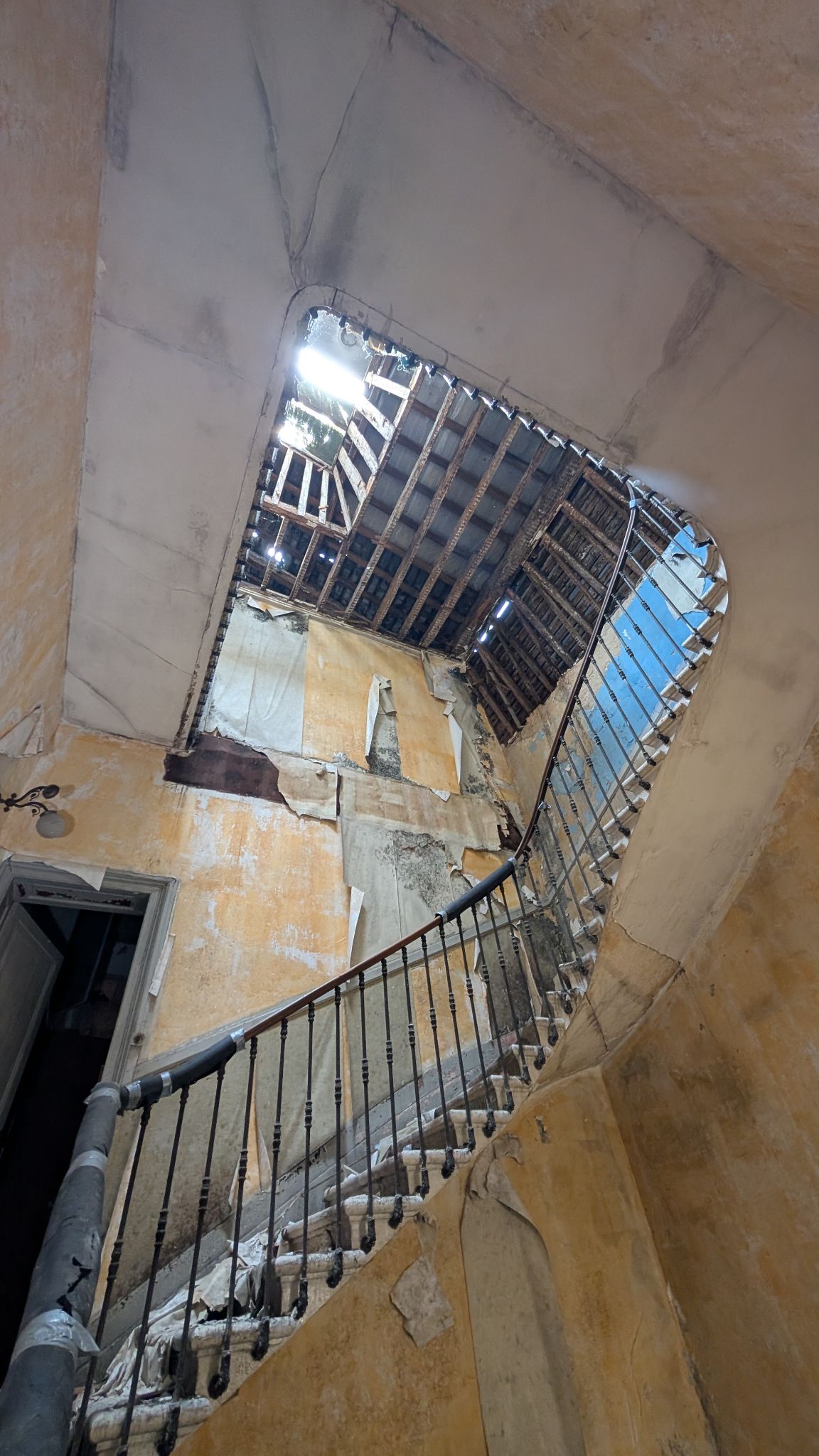 PXL 20260427 124128998